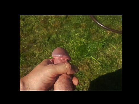 ❤️ Bidh hottie a 'faighinn a pussy pinc fucked agus cums le squirt ann an gàrradh samhraidh ️ Pornografach leinn gd.pornfuror.ru ️❤